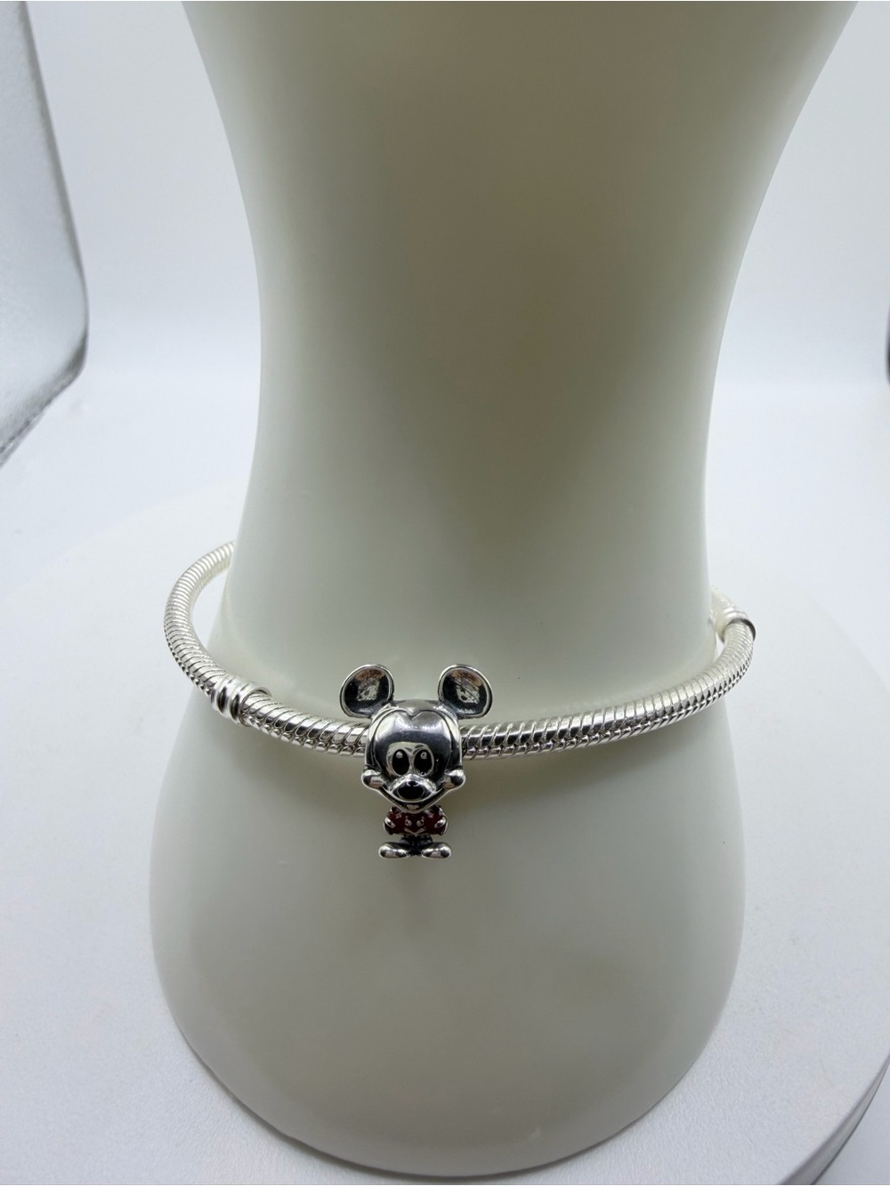 Disney Mickey Mouse Red
Pants Charm